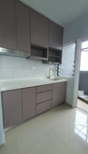 AMANI RESIDENCES, PUCHONG SEMI FURNISH READY MOVE IN