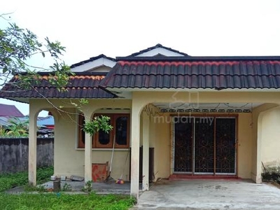 Bungalow with land