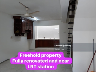 2.5 storey @ Freehold @ Fully Renovated with all tiles & new piping