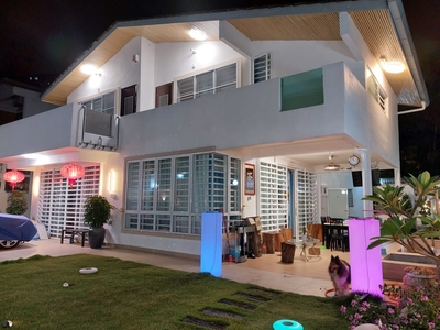Double Storey Noble Bungalow, next to KL Bayu Segar security main entrance. Modern lifestyle design & hi-tech oriented, meticulous new & fully furnish