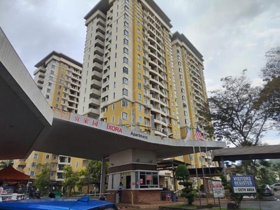 Ixora apartment MMU 4 bedrooms 2 bathrooms pool view for r