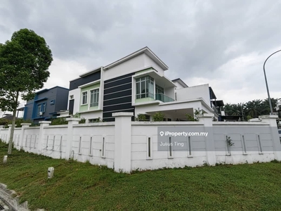 Kempas Utama Double storey cluster house Corner lot for sale