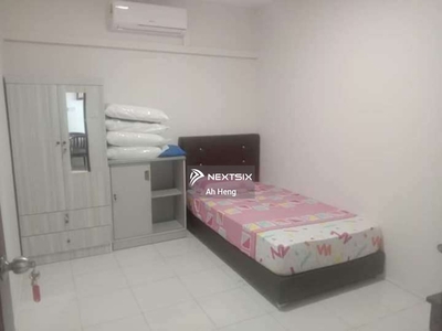 King Centre Room For Rent