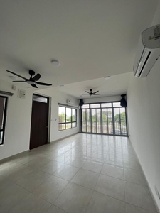 Partial Furnished 3 Storey The Mulia Residence For Rent