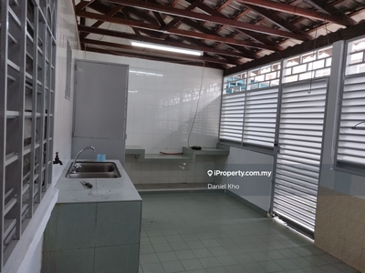 Renovated fully extended house Puchong indah 20 x 75 near by Lrt