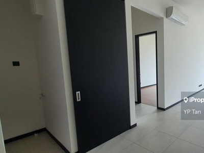 Specialist This condo, View To Offer, many unit on hand, klcc area