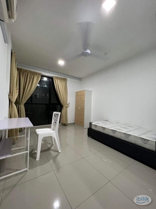 5 mins walk to Central I-City Mall | Room for Rent @ iResidence Shah Alam Seksyen 7