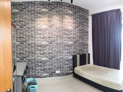It's Fully Furnished Rooms@ V-Residensi 2 SEKSYEN 22 Shah Alam *Single Bedroom With Aircond & Balcony