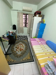[March'24 Move In] Middle Room (Female) For Rent (Near to LRT Salak Selatan)