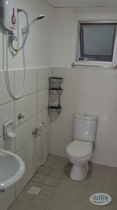 Middle Room With Shared Bathroom, Axis Residence