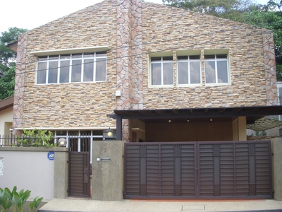 3 storey bungalow with own swimming pool