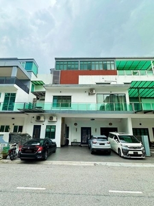 3.5 Storey Terrace Superlink @ Taman Duta Suria Residency, Ampang, Selangor