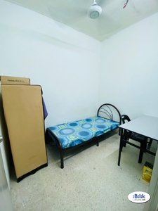 Comfort 0% Deposit. Small room for rent at BU1, Bandar Utama