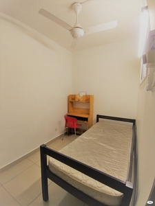 Female Only Single Room at Casa Residenza, Kota Damansara