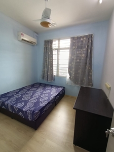Female room for rent at Larkin Heights @ Larkin Idaman