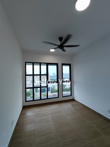 Hillcrest Heights Condo @ Puchong Utama (2 Rooms Partly Furnished)