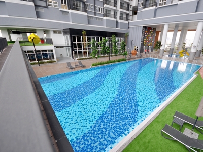 Middle Room at Pinnacle, Sri Petaling with Private Bathroom.