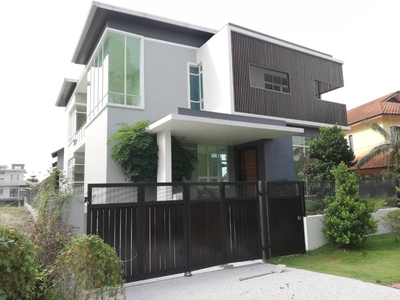 New 3 Storey Bugalow at Bukit Jelutong for Sale