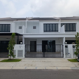 New House Sejati Lakeside Cyberjaya Partially Furnished For Rent
