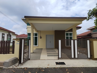 One krubong @Taman belimbing setia freehold bungalow 50x90 for sell