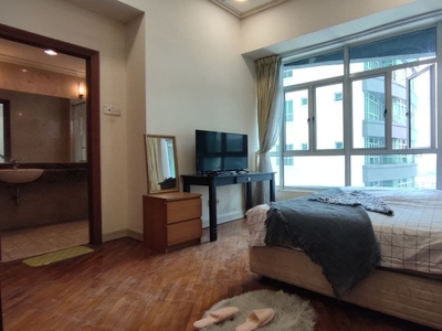 ONE Month Deposit Master Room At Suasana Sentral Condo , Walking distance to KL Sentral , PWC offices , NU sentral and etc . Clean , convenient and s