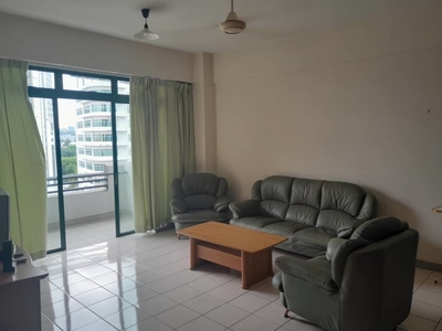 Prime Location and Ample Living Space PJ Condo @ The Istara For Sale