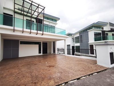 PRIVATE LIFT| 3.5 Storey Semi D Kingsley Hill Putra Heights For Sale