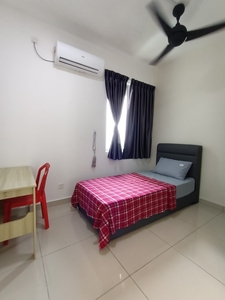 Room for rent at Aliff Avenue @ Damansara Aliff Tampoi