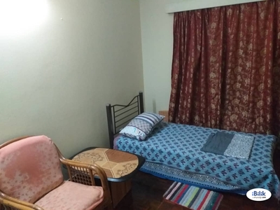 Small Room and Middle Room at Crescent Court, Brickfields