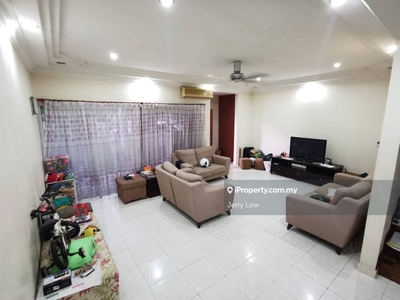 3 Storey Terrace House with Renovated