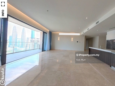 A Spacious and has a Magnificent KLCC View Unit