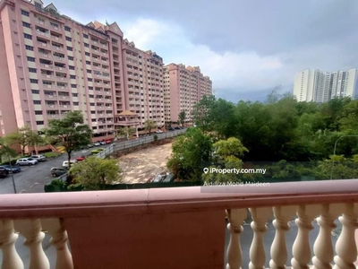 Apartment end lot in Kajang selling below market price