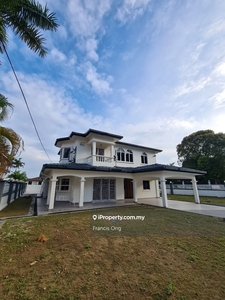Big corner land Kajang Bungalow House For Sale - Renovated Corner Lot