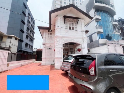 Commercial Bungalow 6,046 sf Busy Road & Ample Parking Spaces
