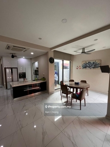 End lot house Full Renovation and move in condition house for sale.