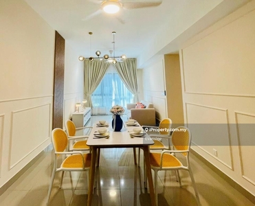Fully Furnished 4-Room New Condo with Shuttle to LRT