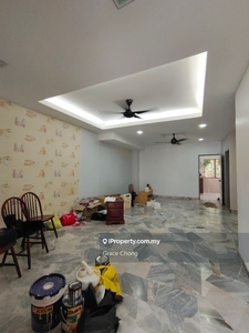 2 1/2 storey Terrace House for Rent