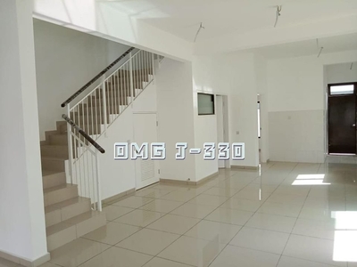 3 storey end lot @Setia Alam - Setia Utama 2 (Fusca)