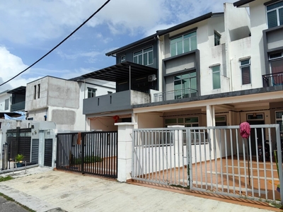 3 Storey Terrace @ Pulai Mutiara