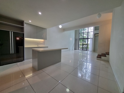 Hilltop Luxury 3 Storey Terraced in Desa Parkcity Vacant For Rent