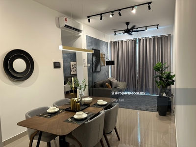 Luxurious Renovated Unit for Rent! Walking distance to MRT/LRT! Worth!