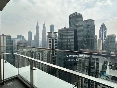 The Manor KL. KLCC view. 400m to KLCC park, 200m to MRT station
