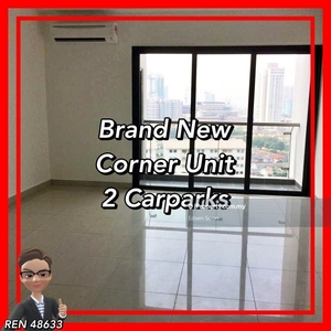 Corner unit / Brand new / 2 Carparks