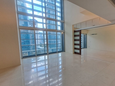 Dua Residency Duplex in Move in conditon for rent unit on high floor with Private Lift