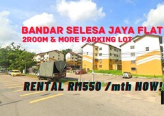 Bandar selesa Jaya Flat 2room More Parking Lot For Rent @Skudai