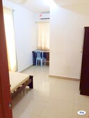 Semenyih TTS 5 (8 mins to Tesco) : Middle Room + Private Bathroom + Free WiFi & Cleaning Service
