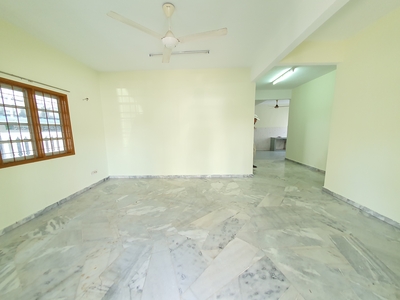 Double Bungalow House (50 X 100sf), Build up 4800sf, 14 bedroom, 6 Bathrooms