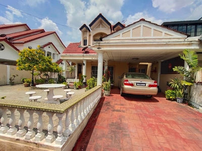 Semi-D house for sale at USJ 5