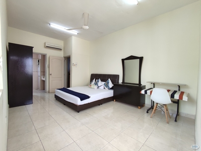 ⭐⭐⭐⭐Beautiful master bedroom at Pelangi utama condominium
