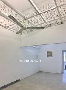 1-storey Sek 17 open concept ceiling